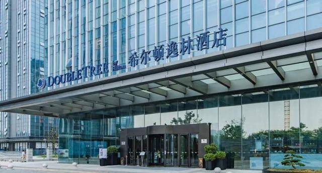 怎么申请皇冠信用网
_夫妻俩入住苏州一希尔顿酒店怎么申请皇冠信用网
，半夜遭赤身光脚陌生大汉闯入！涉事酒店回应