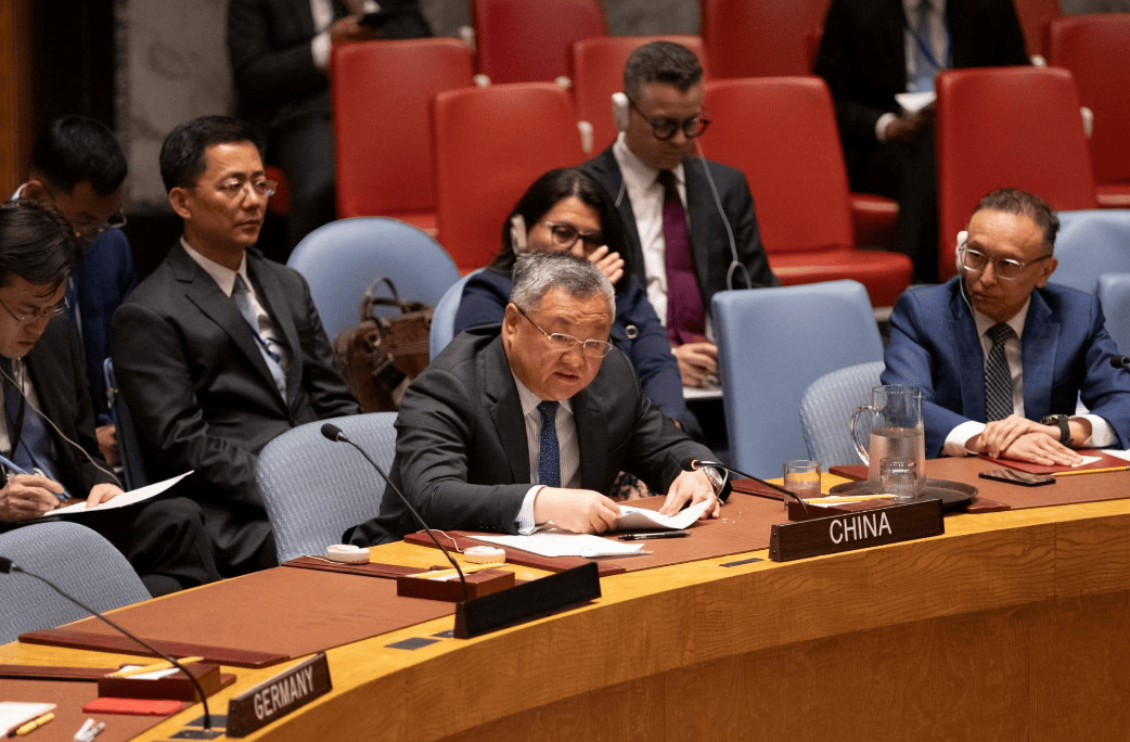 亚特兰大老鹰 vs 洛杉矶快船
_日本船只夜袭钓鱼岛亚特兰大老鹰 vs 洛杉矶快船
，双方架炮对峙3小时后，中方再次通告联合国！